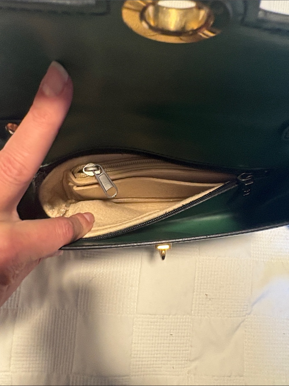 Louis Vuitton EPI Green Crossbody Bag with Gold Clasp. Comes with COA. In GUC - Picture 14 of 15